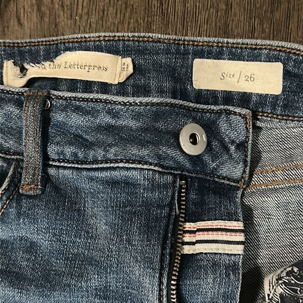 Pilcro Flared Embroidered Floral Tulle Jean - Picture 7 of 12